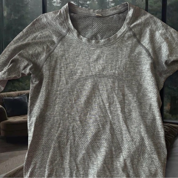 lululemon athletica Tops - Lululemon Swiftly Tech Gray Long Sleeve Athletic Tee